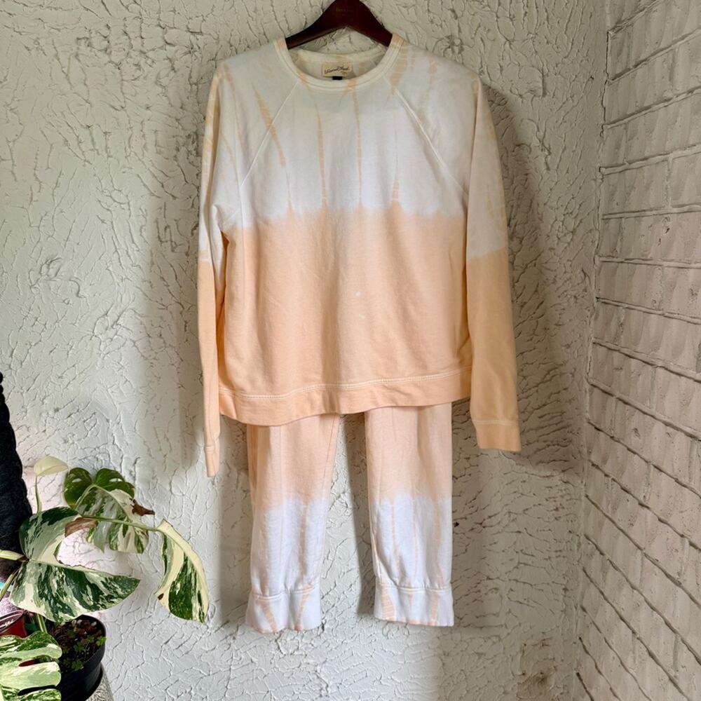 Universal Thread Cream and Orange 2-Piece Set